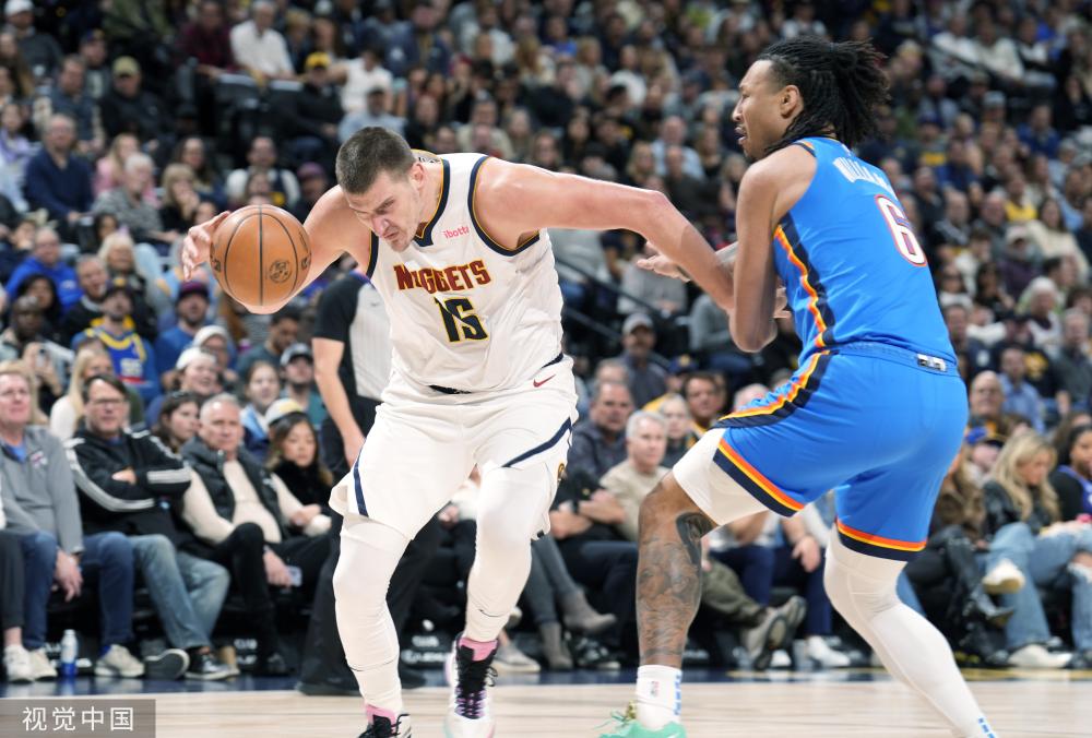 场上更为自 场上更为自